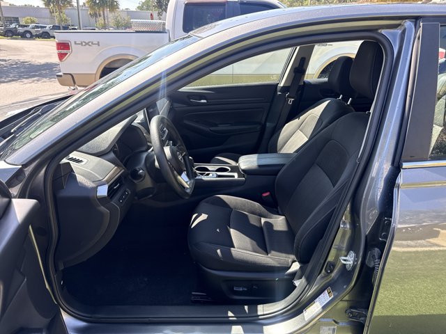 Used 2024 Nissan Altima 2.5 SV FWD image 12