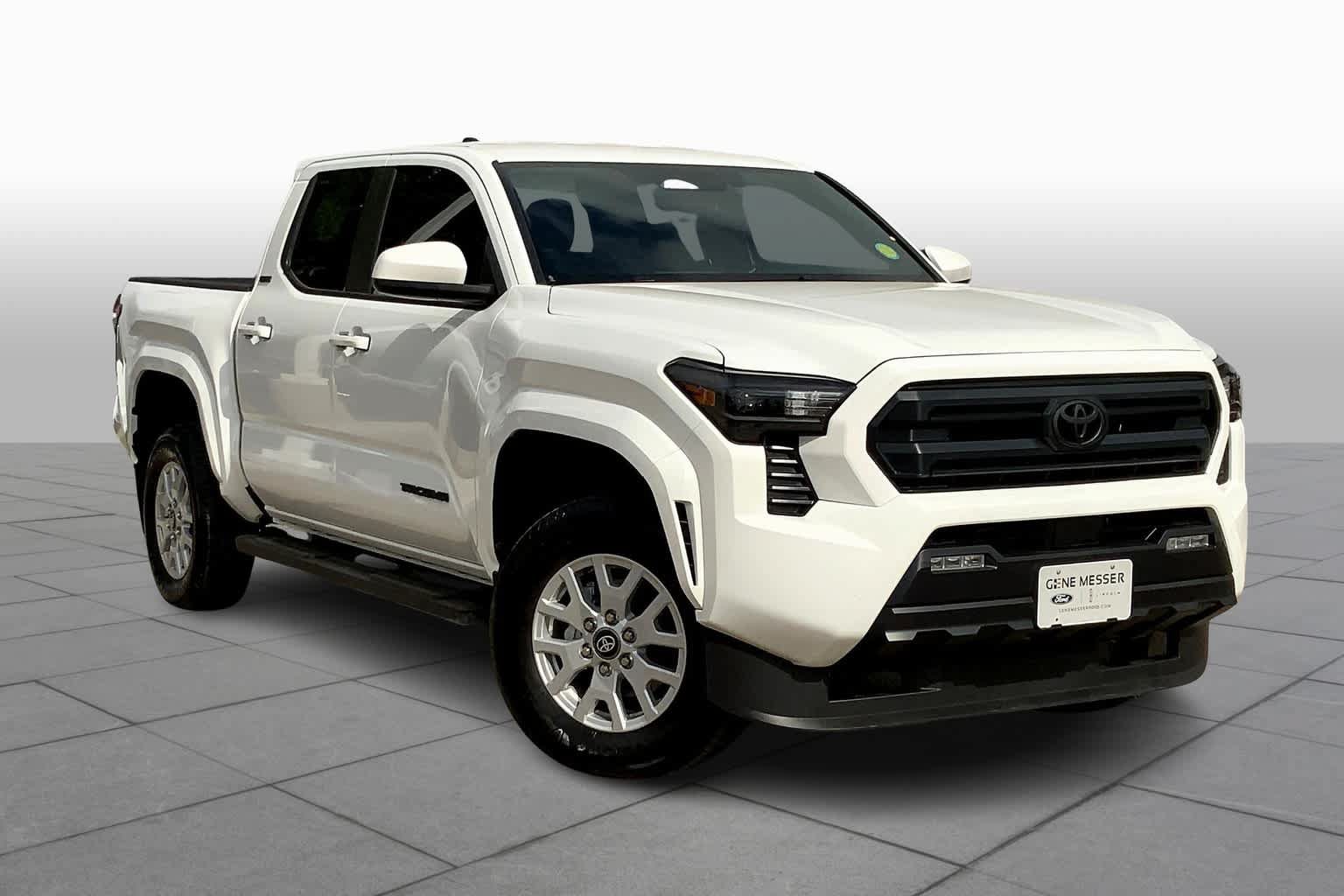 Used 2024 Toyota Tacoma SR5 RWD image 3