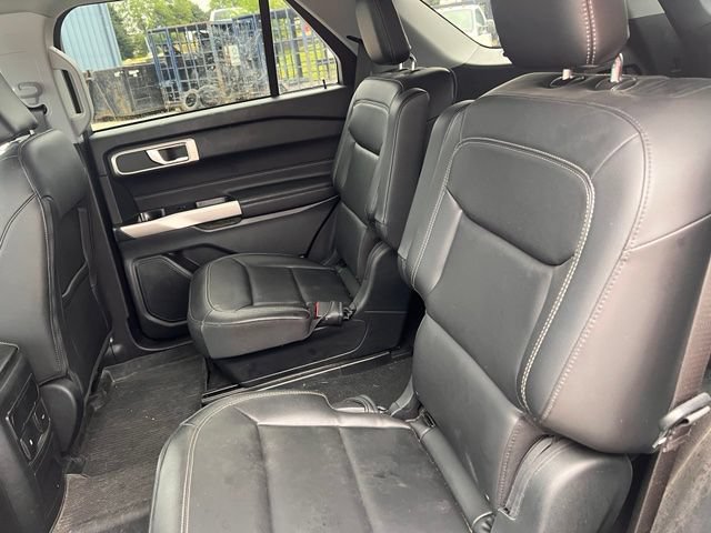 Certified 2023 Ford Explorer XLT w/ Equipment Group 202A AWD/4WD image 4