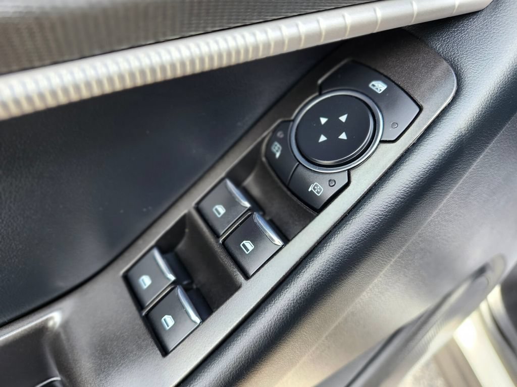 Certified 2025 Ford Explorer ST-Line AWD/4WD image 18