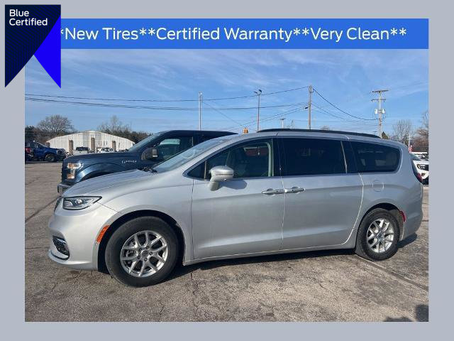 Used 2022 Chrysler Pacifica Touring-L w/ Uconnect Theater Family Group