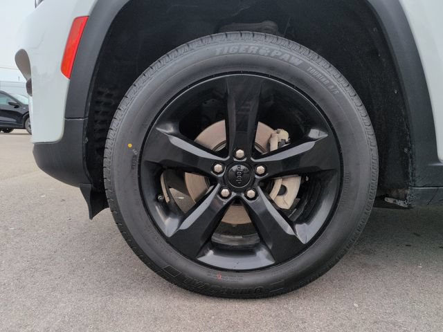 Used 2023 Jeep Grand Cherokee Altitude AWD/4WD image 10