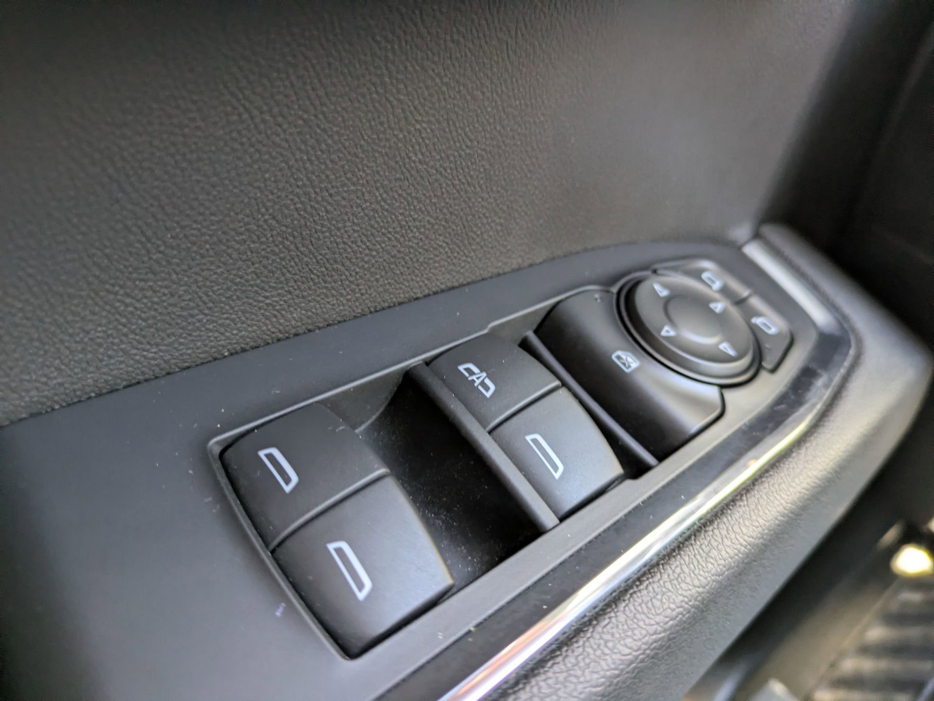 Used 2023 Chevrolet Silverado 1500 LT AWD/4WD image 29
