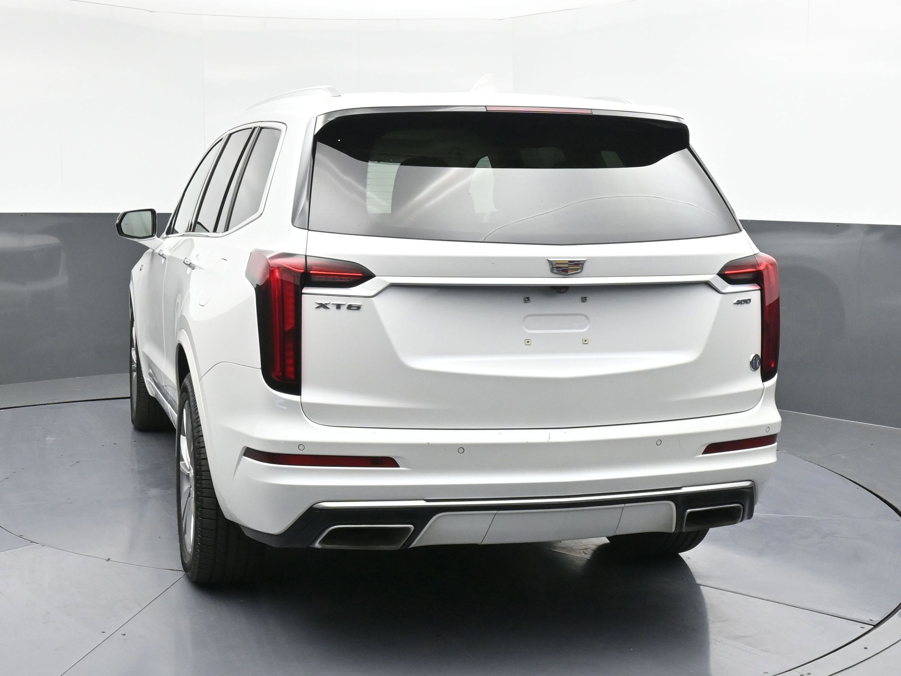 Used 2023 Cadillac XT6 Premium Luxury image 9