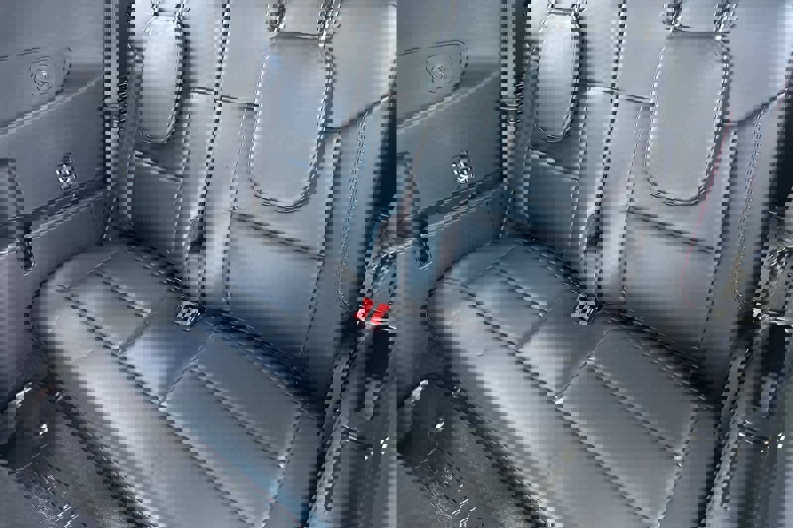 Certified 2025 Ford Explorer ST-Line image 15