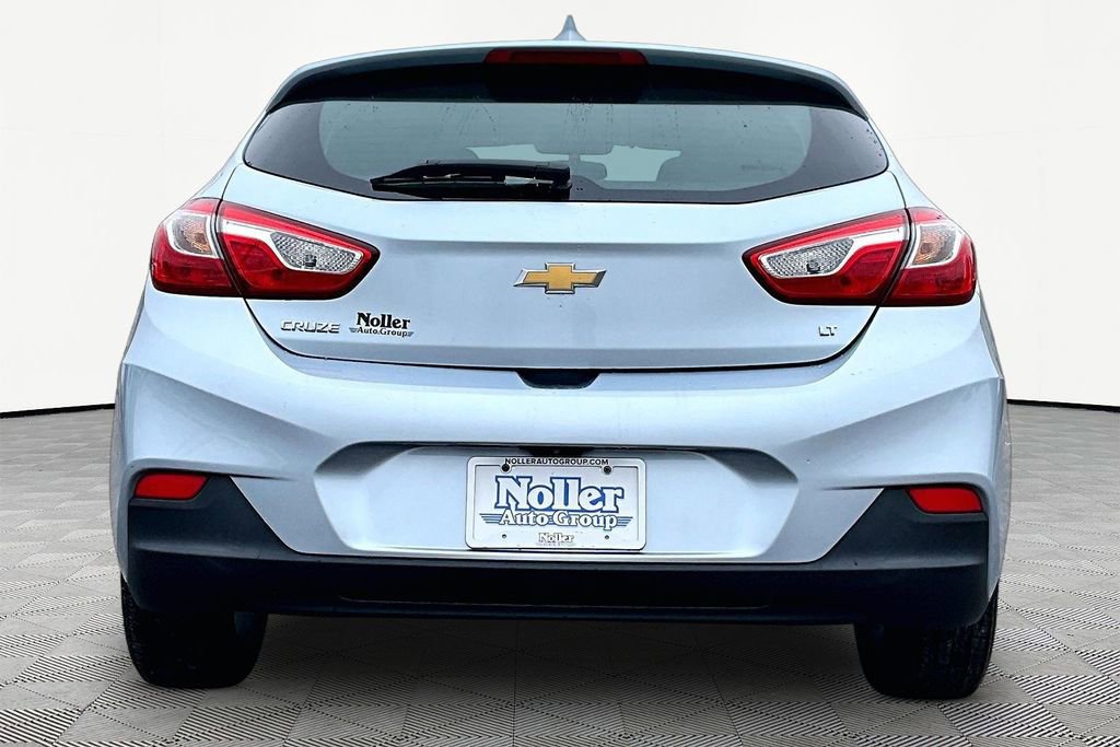 Used 2017 Chevrolet Cruze LT w/ Convenience Package image 3