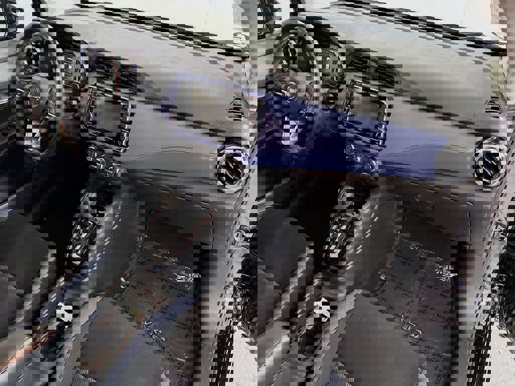 Used 2023 Nissan Versa SV image 30