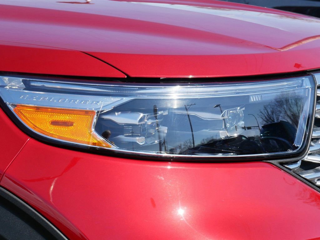 Certified 2023 Ford Explorer Platinum w/ Equipment Group 601A image 5