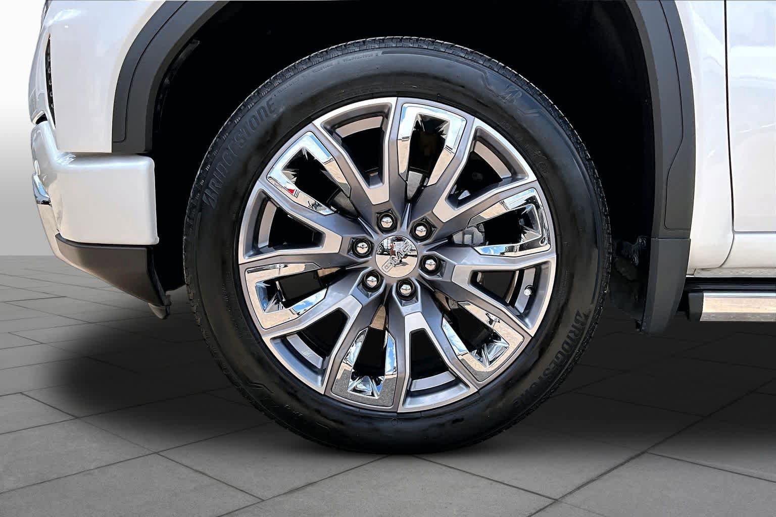 Used 2024 GMC Sierra 1500 Denali w/ Denali Reserve Package AWD/4WD image 13