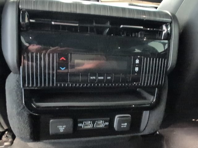 Used 2023 Jeep Wagoneer Series II AWD/4WD image 33