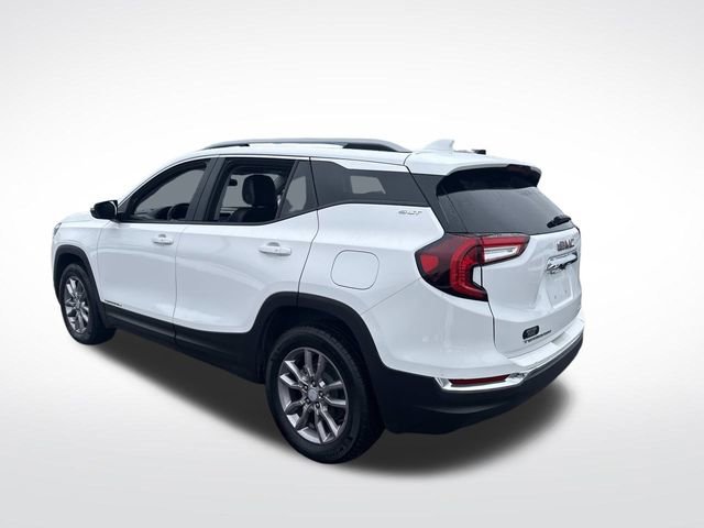 Used 2024 GMC Terrain SLT image 3
