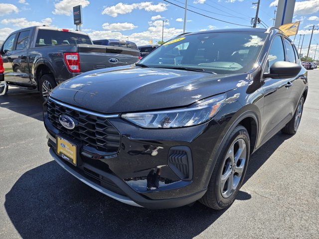 Certified 2025 Ford Escape ST-Line FWD image 4