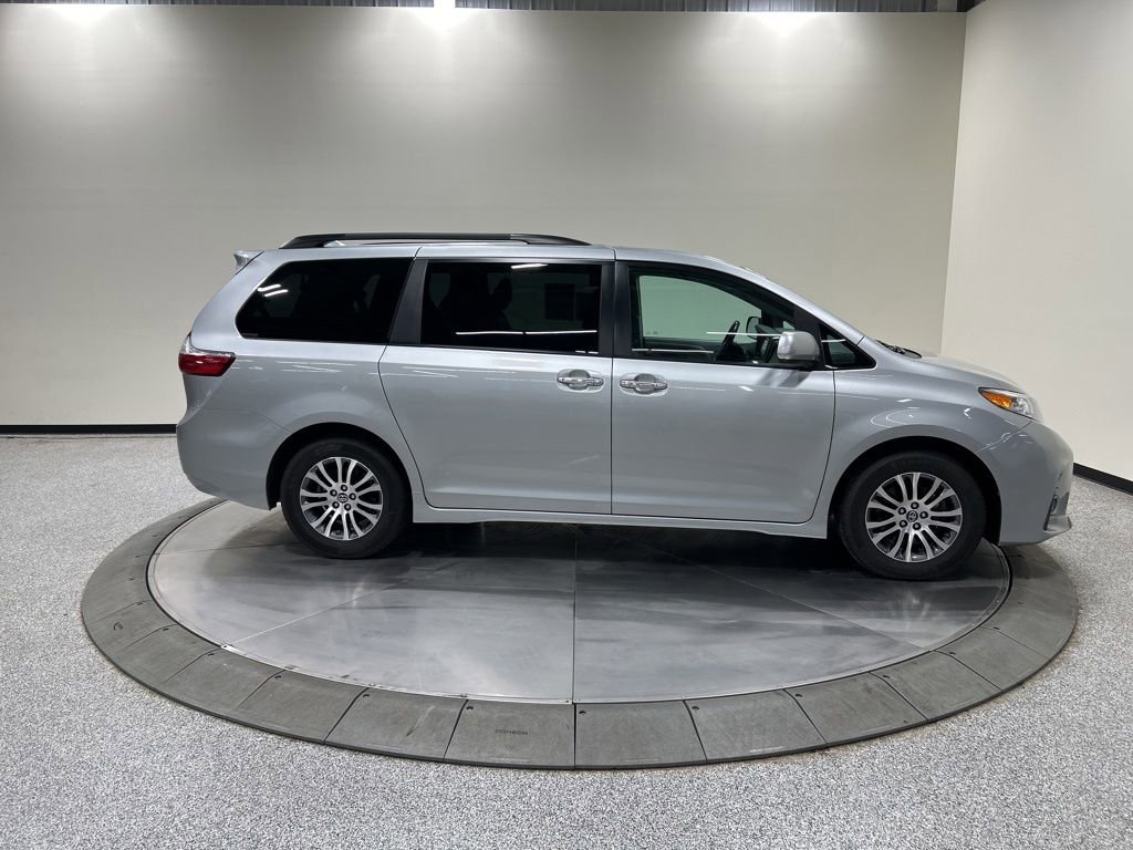 Used 2020 Toyota Sienna XLE FWD image 6