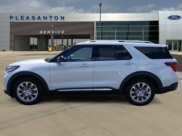 Certified 2026 Ford Explorer Platinum RWD image 2