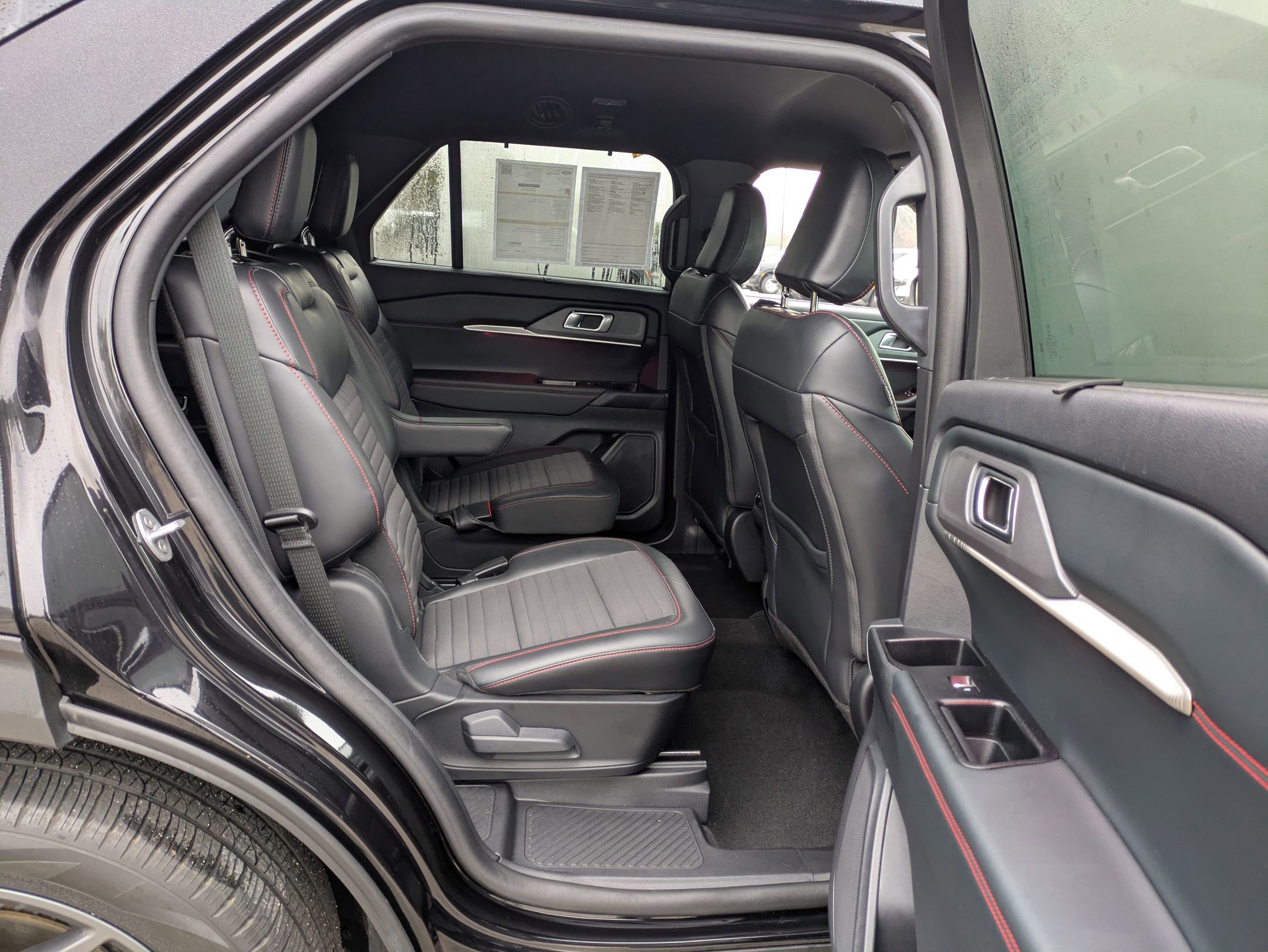 Certified 2025 Ford Explorer ST-Line w/ Premium Package image 35