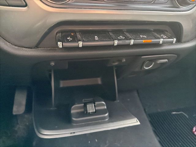 Used 2018 Chevrolet Silverado 1500 LT w/ All Star Edition image 26