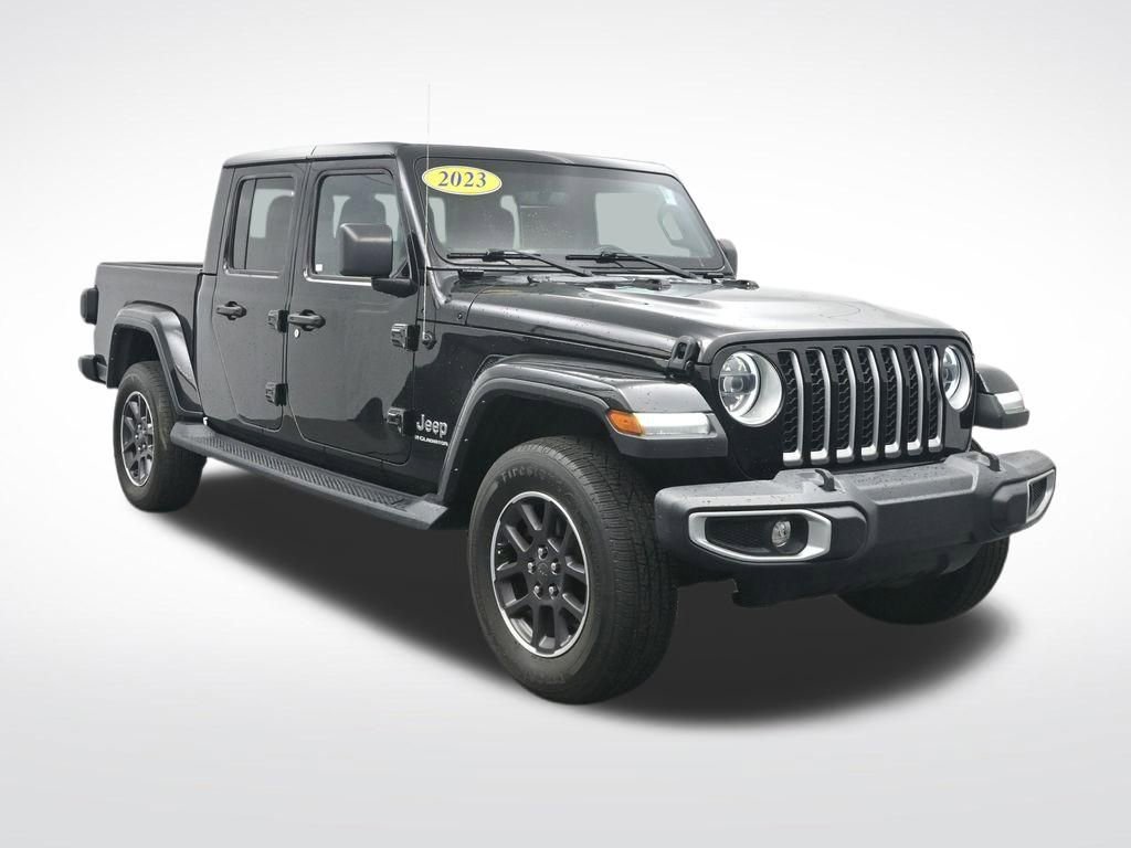Used 2023 Jeep Gladiator Overland w/ Popular Equipment Package AWD/4WD image 3