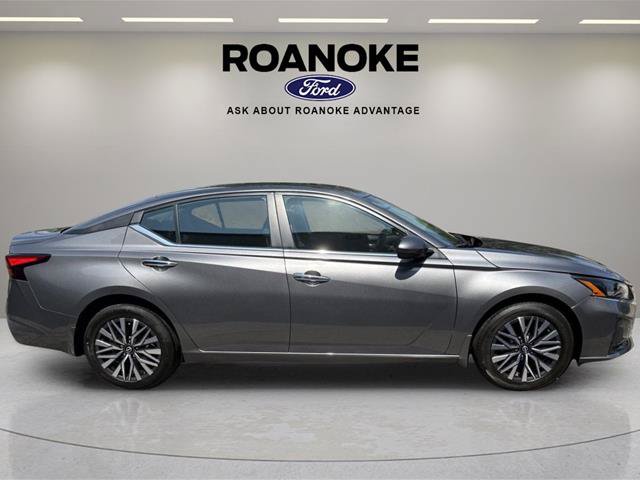 Used 2024 Nissan Altima 2.5 SV w/ SV Premium Package AWD/4WD image 14