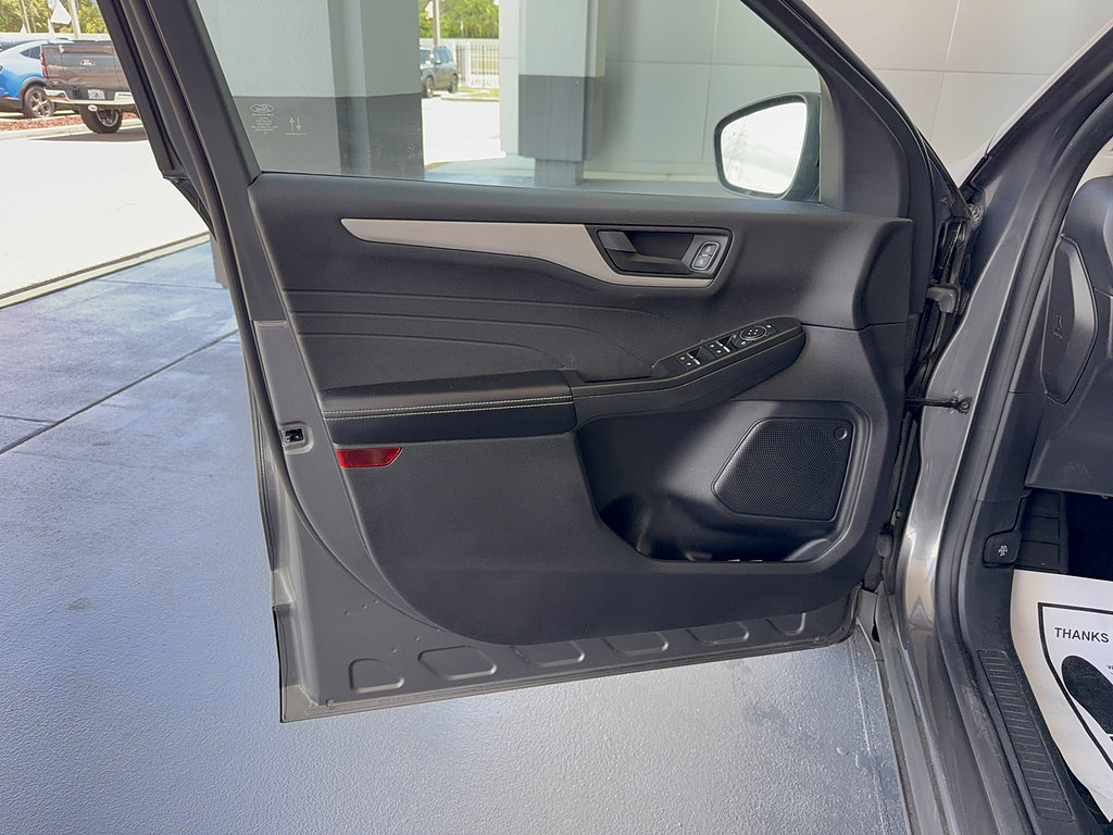 Certified 2022 Ford Escape SE w/ SE Sport Appearance Package AWD/4WD image 8