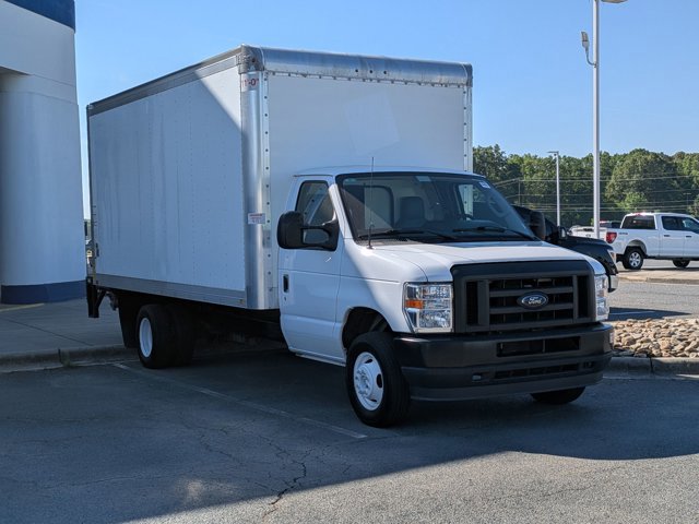 Certified 2024 Ford E-450 and Econoline 450 Super Duty w/ Power Windows & Locks Group RWD image 2