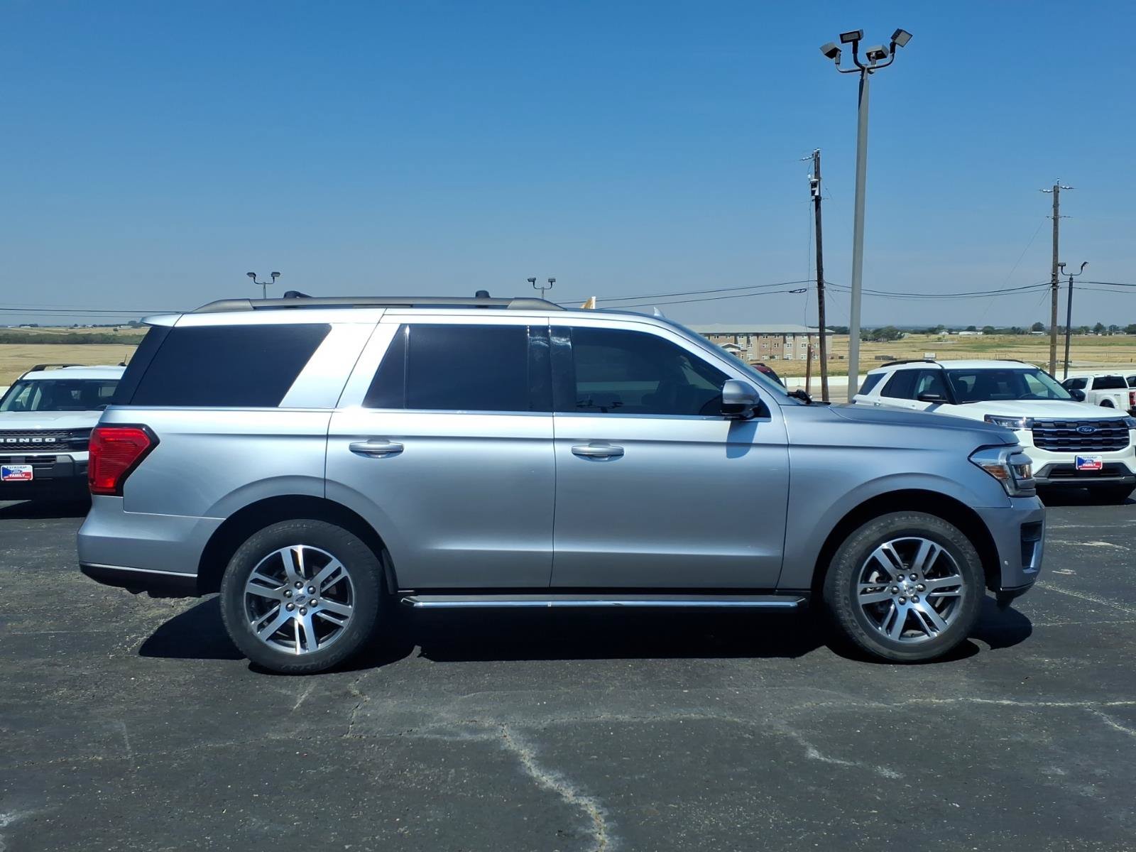 Certified 2023 Ford Expedition XLT RWD image 4