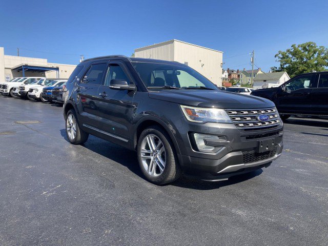 Certified 2017 Ford Explorer XLT w/ Equipment Group 201A AWD/4WD image 4