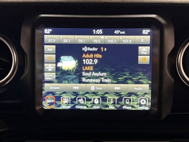 Used 2021 Jeep Wrangler Unlimited Sahara AWD/4WD image 25