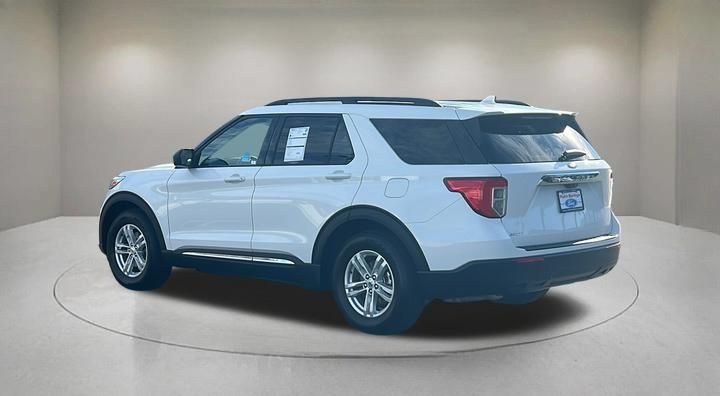 Certified 2023 Ford Explorer XLT RWD image 4