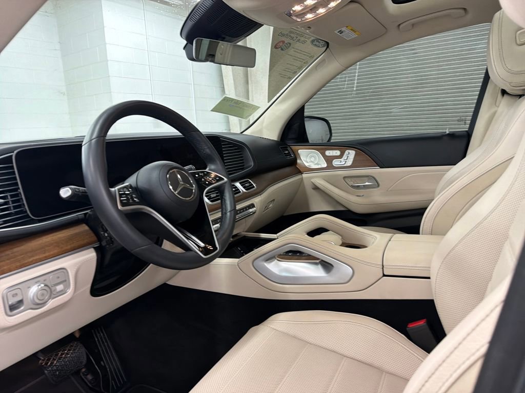 Used 2025 Mercedes-Benz GLE 450e 4MATIC image 10