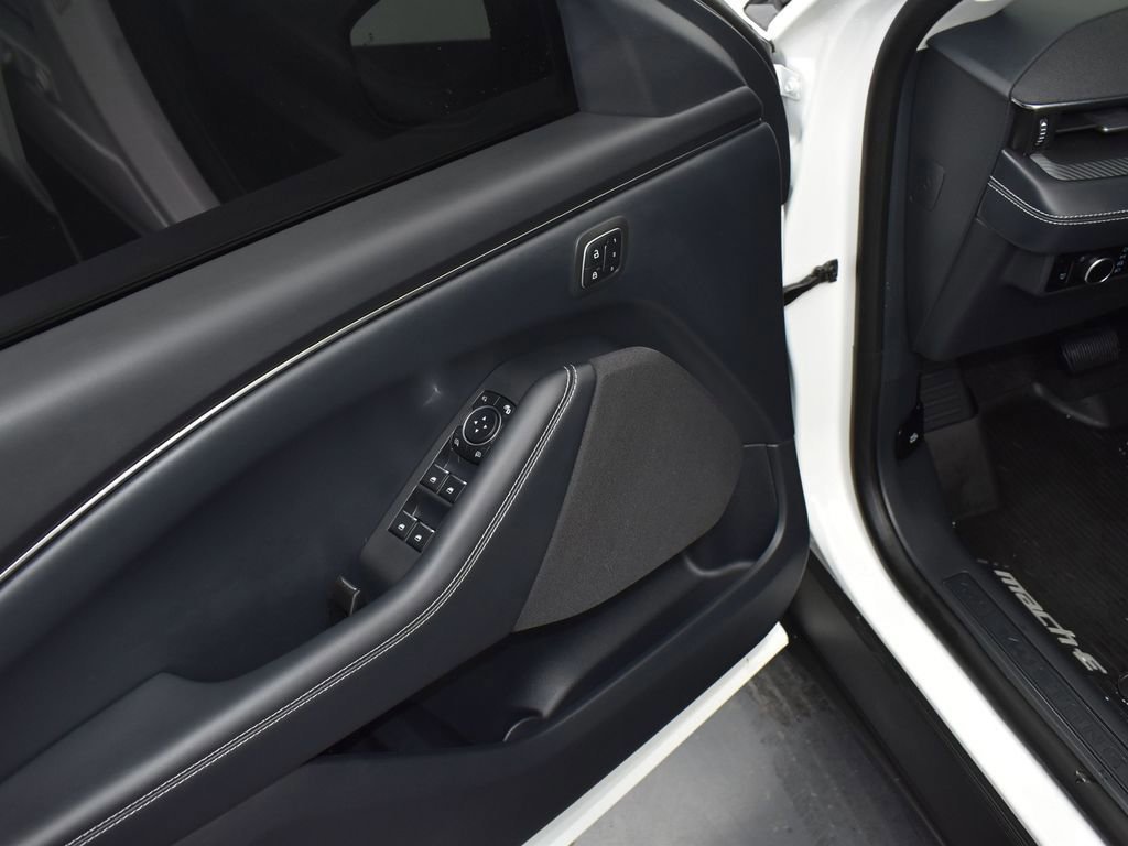 Certified 2025 Ford Mustang Mach-E Select w/ Comfort Package Lite image 9