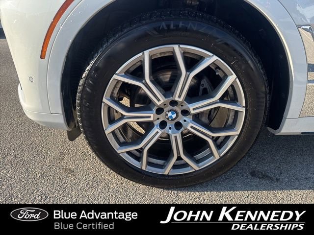 Used 2022 BMW X7 xDrive40i w/ Executive Package image 9