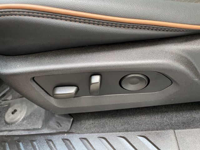 Used 2025 GMC Canyon AT4 w/ AT4 Premium Package image 16