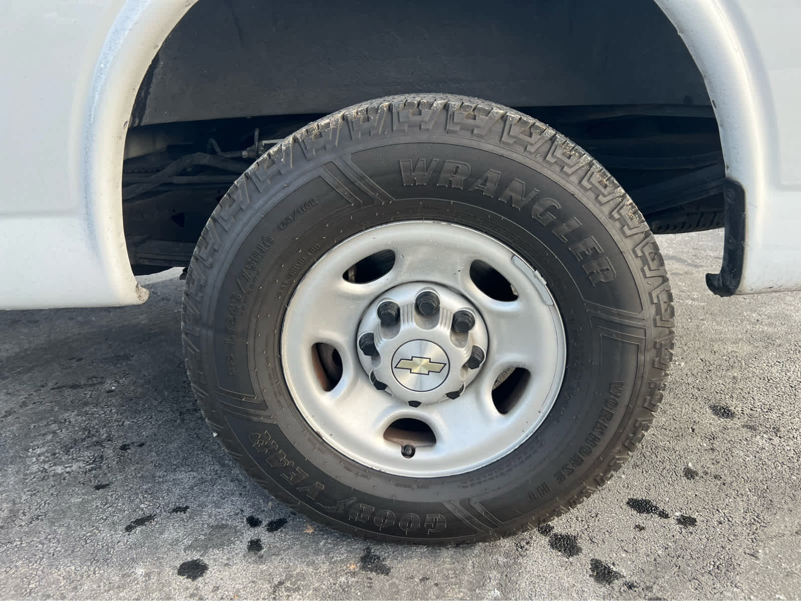 Used 2021 Chevrolet Express 2500 w/ Driver Convenience Package image 14