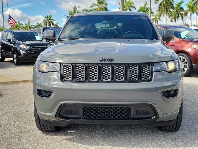 Used 2021 Jeep Grand Cherokee Laredo X AWD/4WD image 2