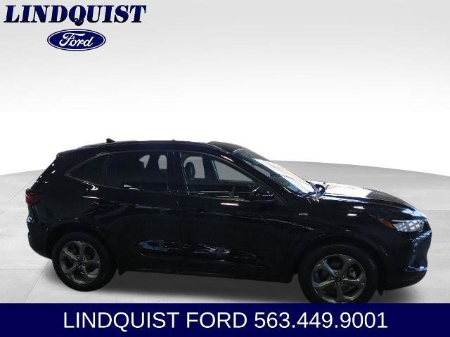 Certified 2023 Ford Escape ST-Line Select w/ Tech Pack #2 AWD/4WD image 2