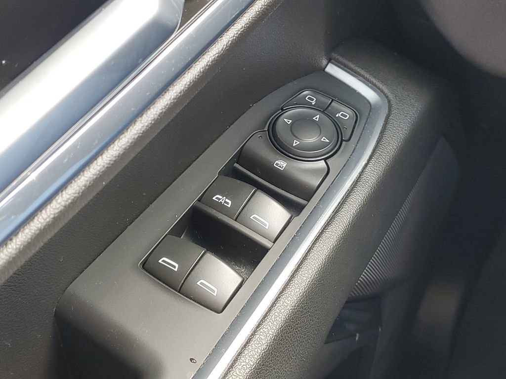Used 2024 Chevrolet Silverado 1500 LT AWD/4WD image 18