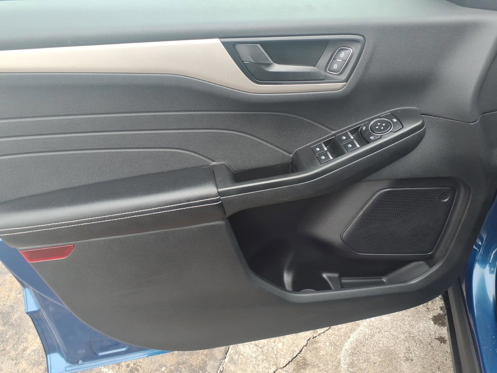 Certified 2022 Ford Escape SE w/ Convenience Package image 11