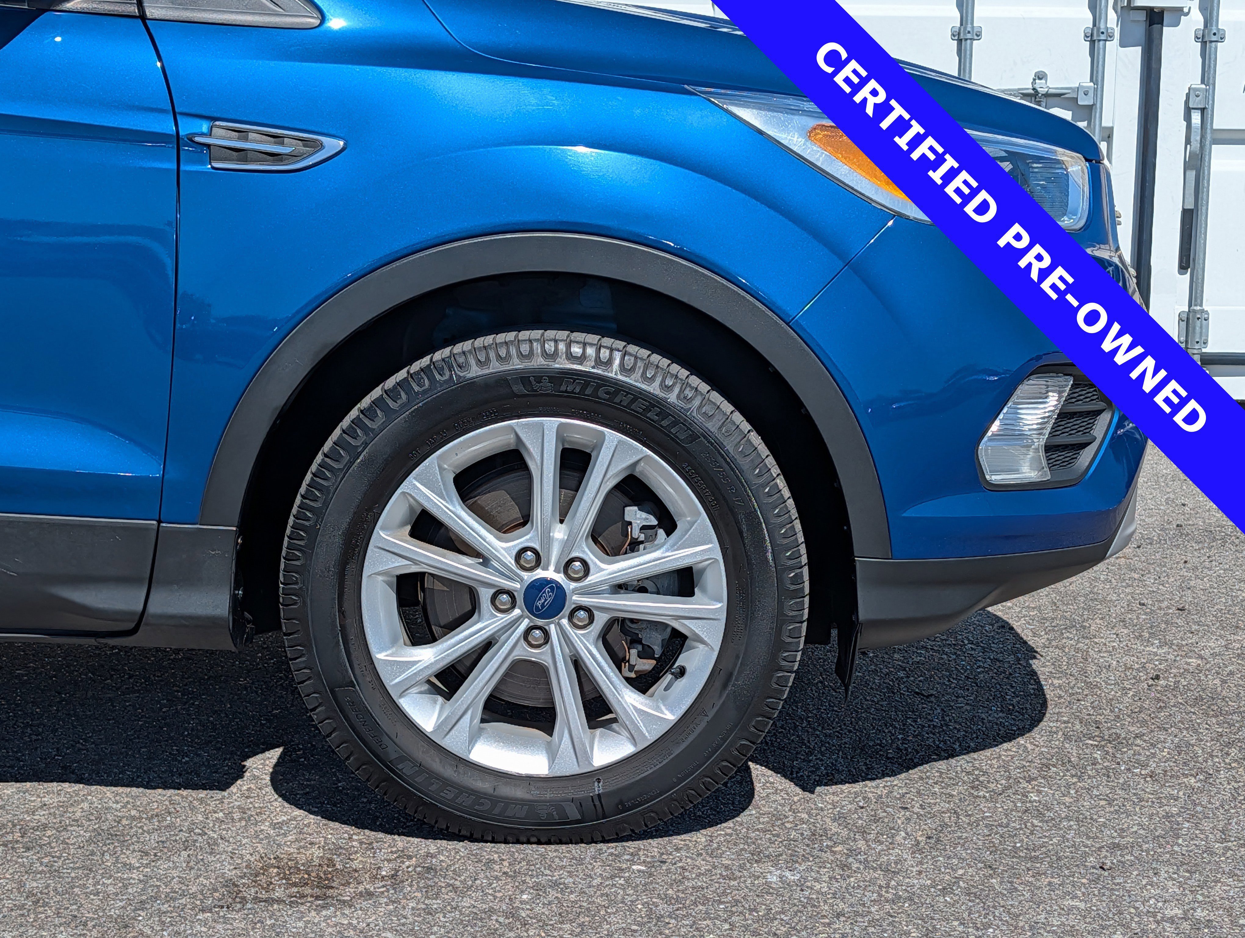 Certified 2018 Ford Escape SE w/ SE Sync 3 Package AWD/4WD image 12