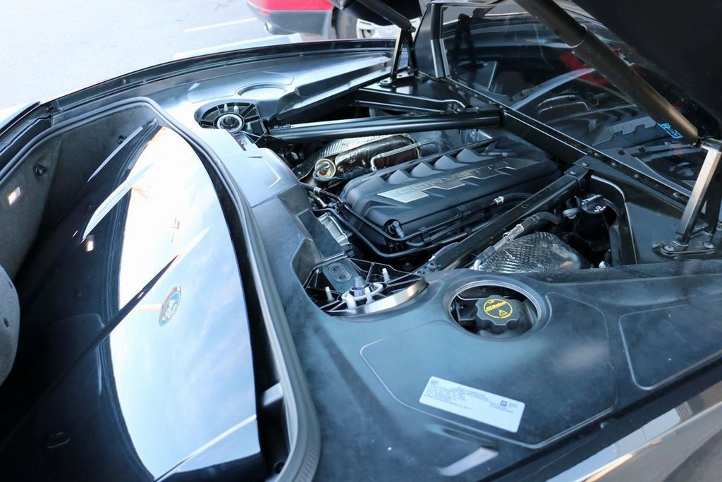 Used 2024 Chevrolet Corvette Stingray Preferred Cpe w/ 2LT image 30