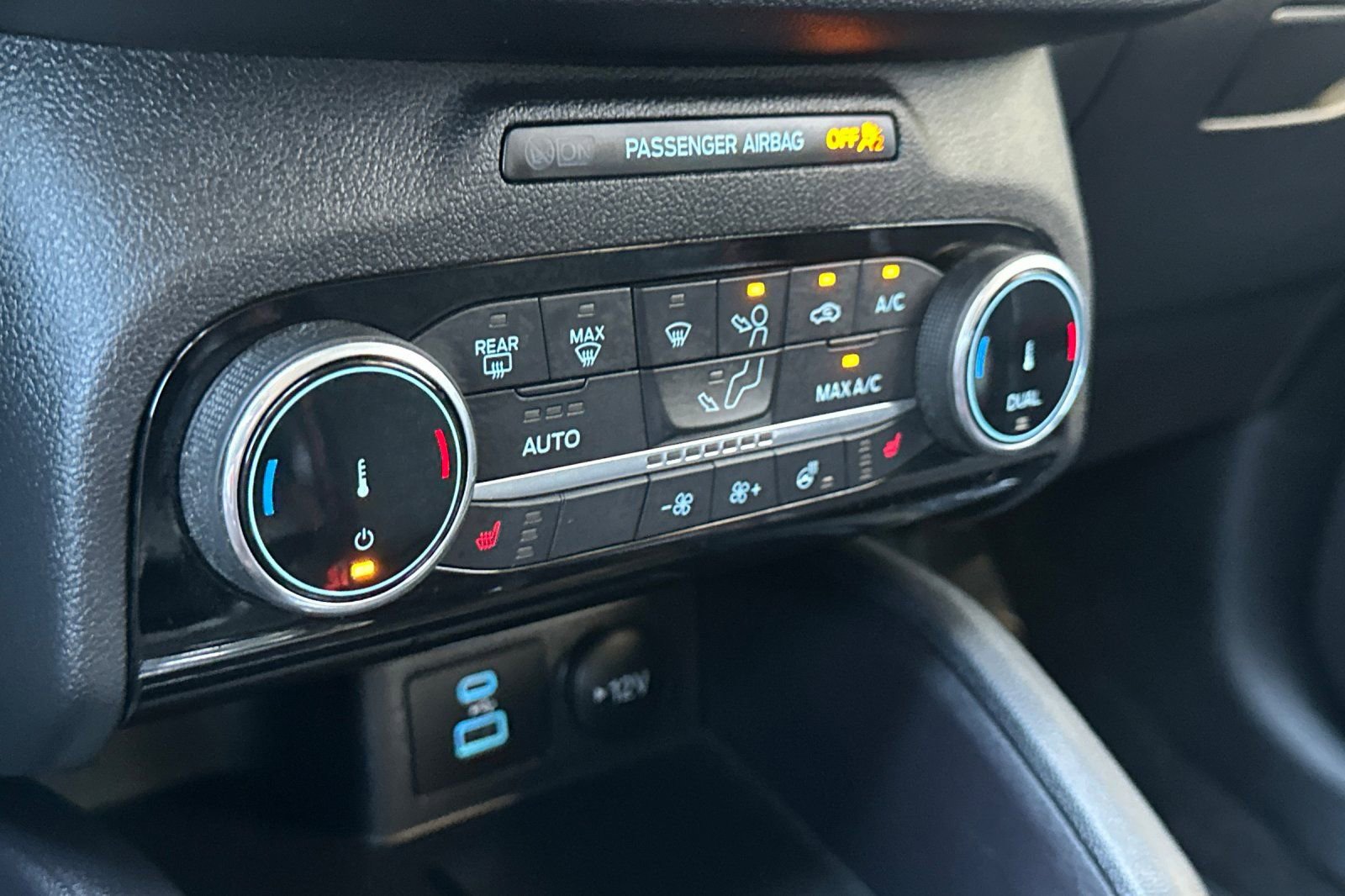 Certified 2022 Ford Escape SEL w/ SEL Stealth AWD Package image 27