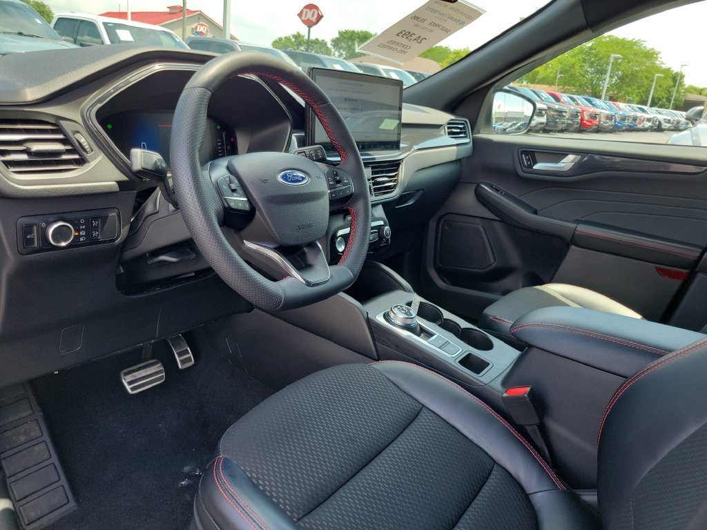Certified 2023 Ford Escape ST-Line w/ Tech Pack #1 FWD image 22