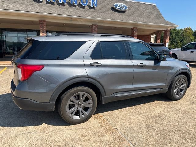 Certified 2022 Ford Explorer XLT w/ Equipment Group 202A AWD/4WD image 5