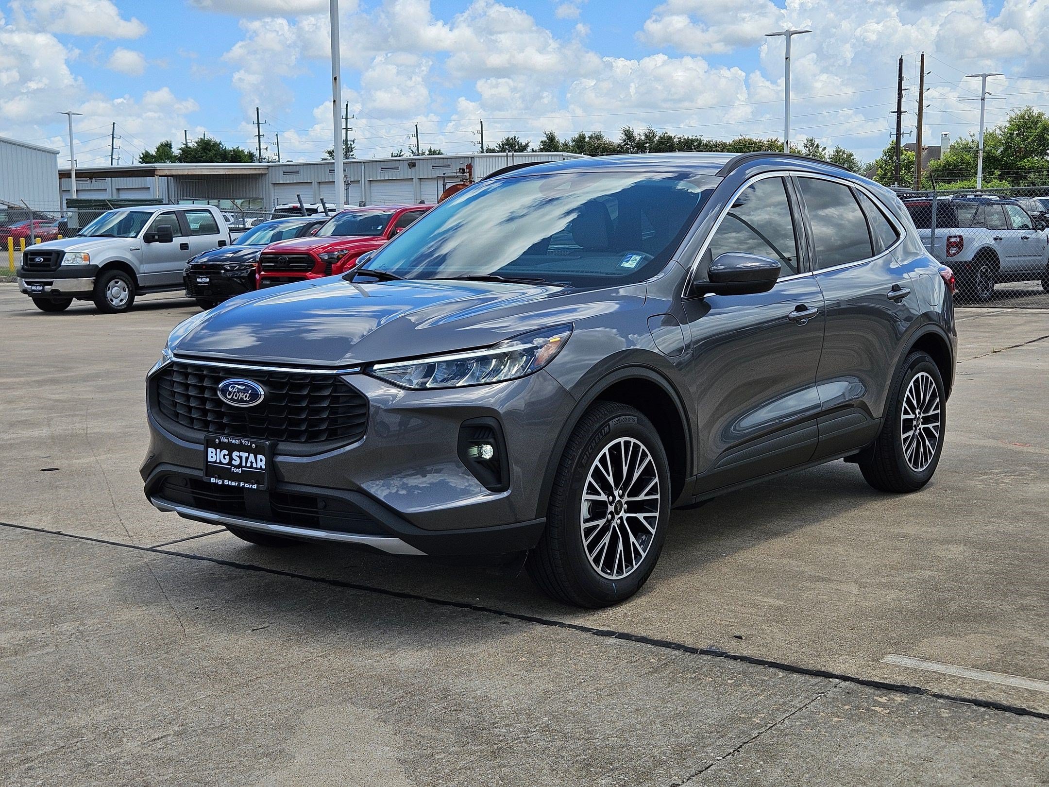 Certified 2025 Ford Escape SE FWD image 10