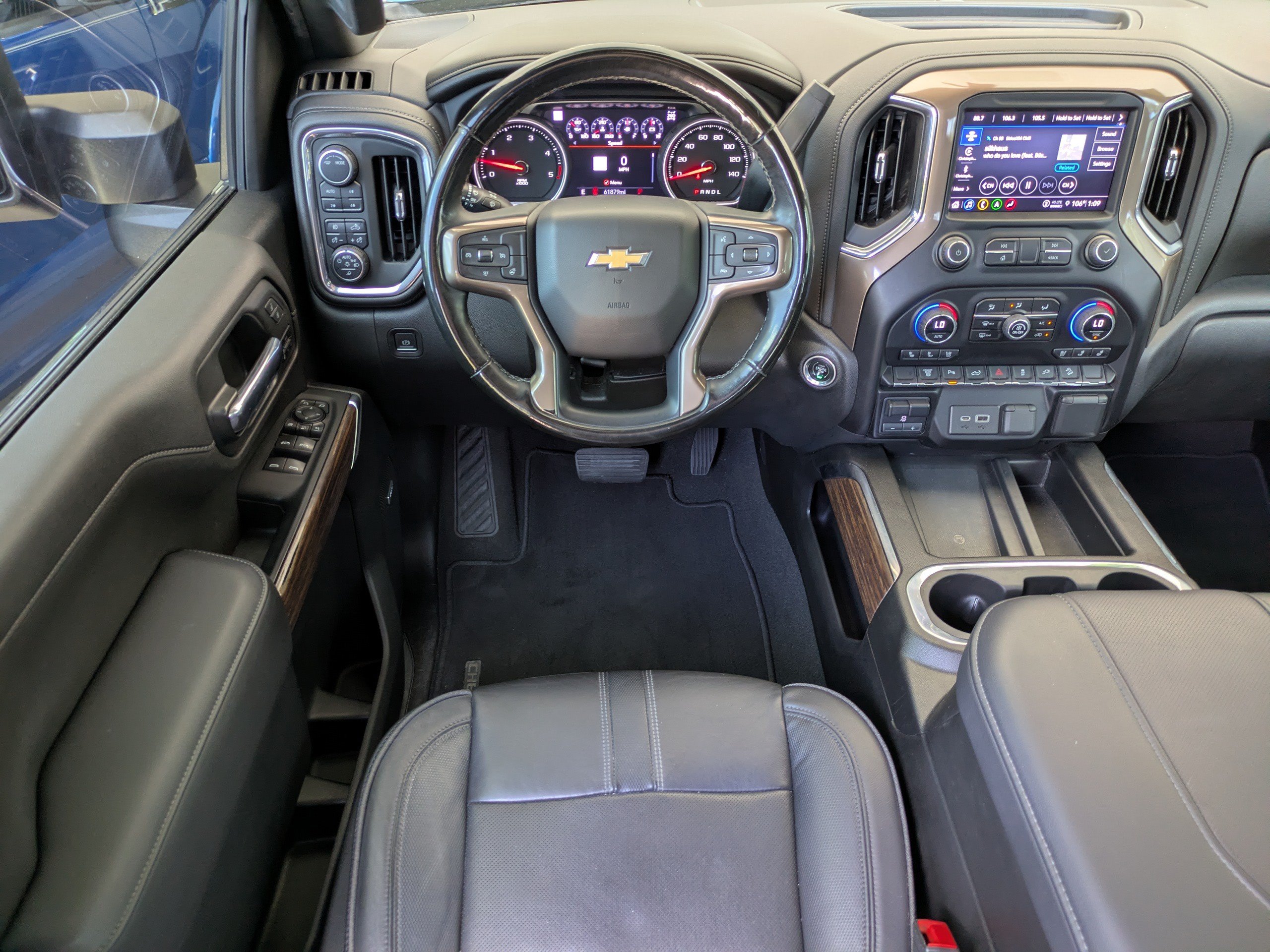Used 2023 Chevrolet Silverado 2500 High Country AWD/4WD image 16