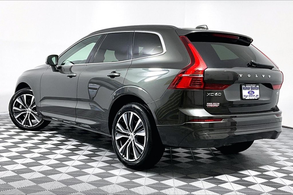Used 2022 Volvo XC60 B5 Momentum FWD image 11