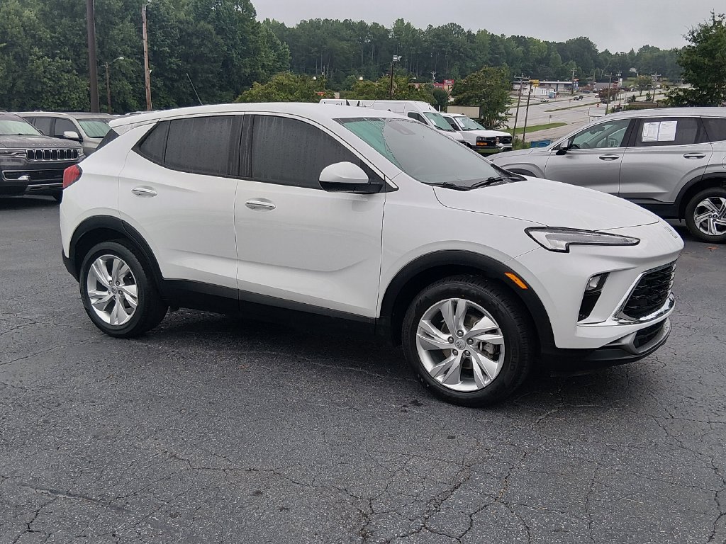 Used 2024 Buick Encore GX Preferred FWD image 2