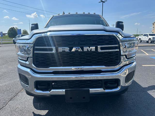 Used 2024 RAM 2500 Tradesman w/ Chrome Appearance Group AWD/4WD image 3