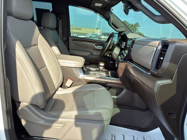 Used 2025 Chevrolet Silverado 1500 LT Trail Boss w/ Convenience Package II AWD/4WD image 15