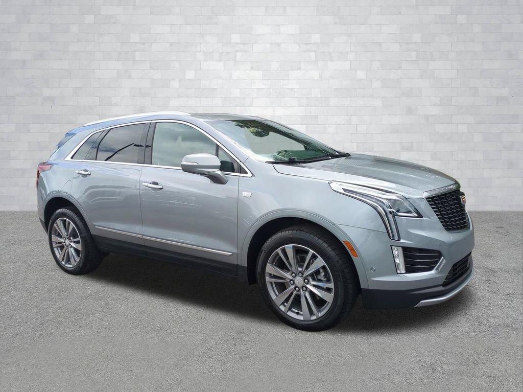 Used 2025 Cadillac XT5 Premium Luxury w/ Technology Package FWD image 2