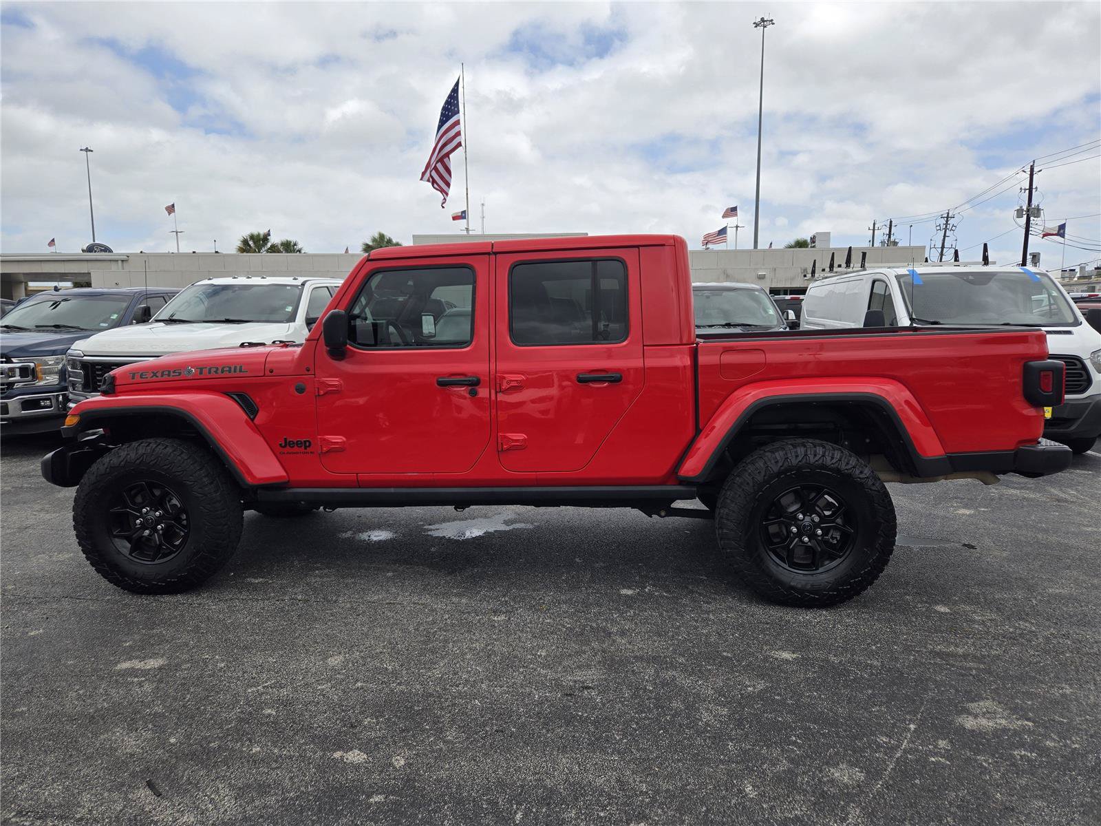 Used 2024 Jeep Gladiator Sport AWD/4WD image 5